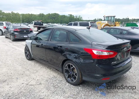 2014 Ford Focus Se z USA, uszkodzony, nr VIN 1FADP3F29EL161174